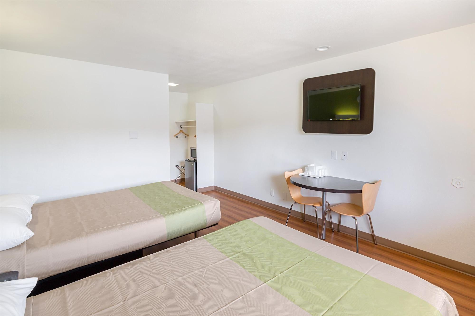 Hotel 6-el Paso, Tx - Airport - Bliss El Paso