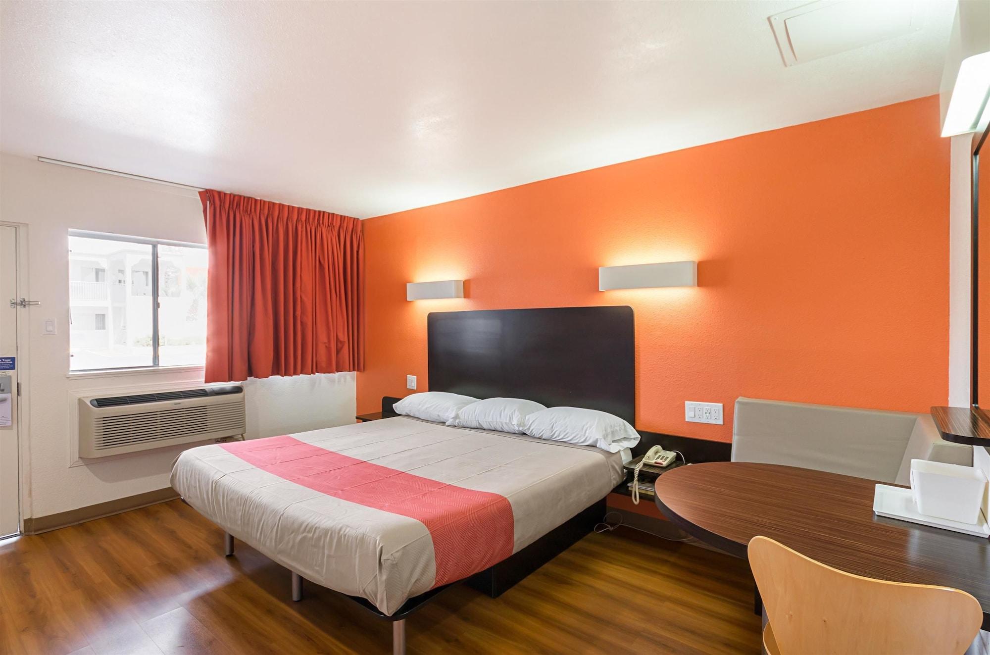 Hotel 6-el Paso, Tx - Airport - Bliss 3*