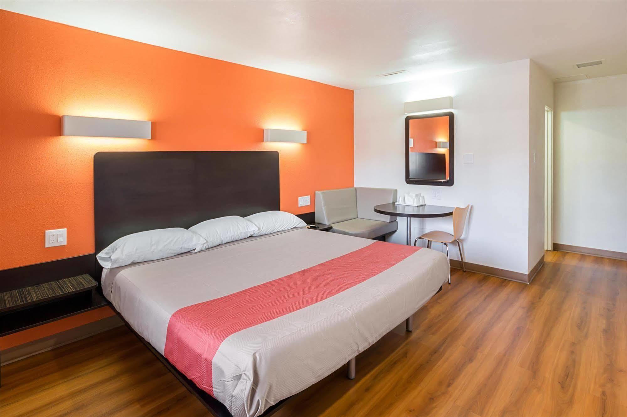 6-el Paso, Tx - Airport - Bliss Hotel